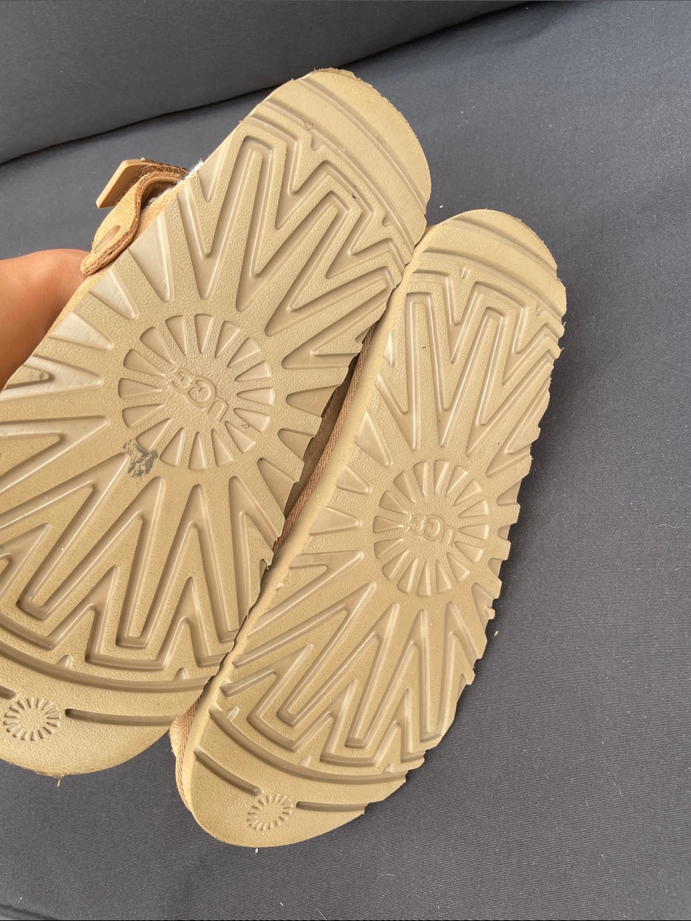 UGG Chestnut Suede Shearling Clog Mule- Size 8 - Picture 3 of 4